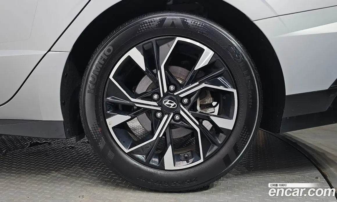 Hyundai Sonata 2023 1.6 автомат (гидро), фото 6