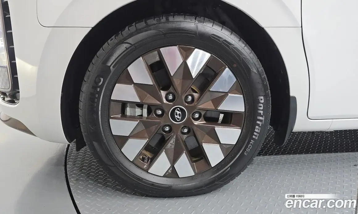 Hyundai Staria 2023 2.2 автомат (гидро), фото 5 Hyundai Staria 2023 2.2 автомат (гидро), фото 5