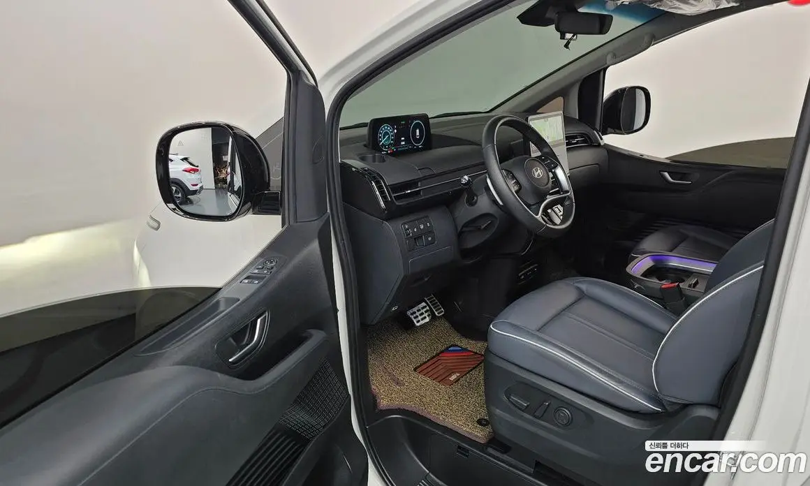 Hyundai Staria 2024 1.6 автомат (гидро), фото 13