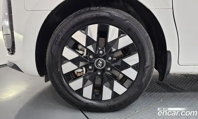 Hyundai Staria 2024 1.6 автомат (гидро), миниатюра 5