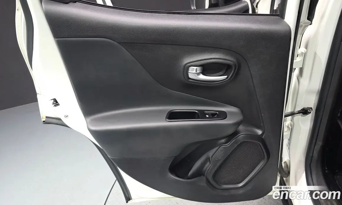 Jeep Renegade 2021 2.4 автомат (гидро), фото 15 Jeep Renegade 2021 2.4 автомат (гидро), фото 15