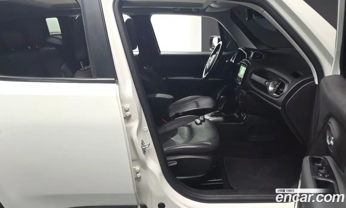 Jeep Renegade 2021 2.4 автомат (гидро), фото 16 Jeep Renegade 2021 2.4 автомат (гидро), фото 16