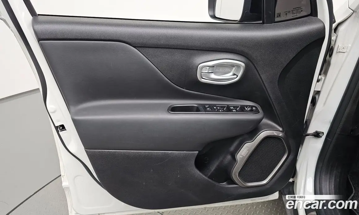 Jeep Renegade 2023 1.3 автомат (гидро), фото 13