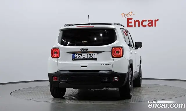 Jeep Renegade 2023 1.3 автомат (гидро), миниатюра 3