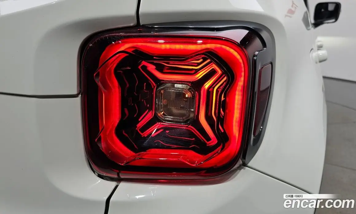 Jeep Renegade 2023 1.3 автомат (гидро), фото 8