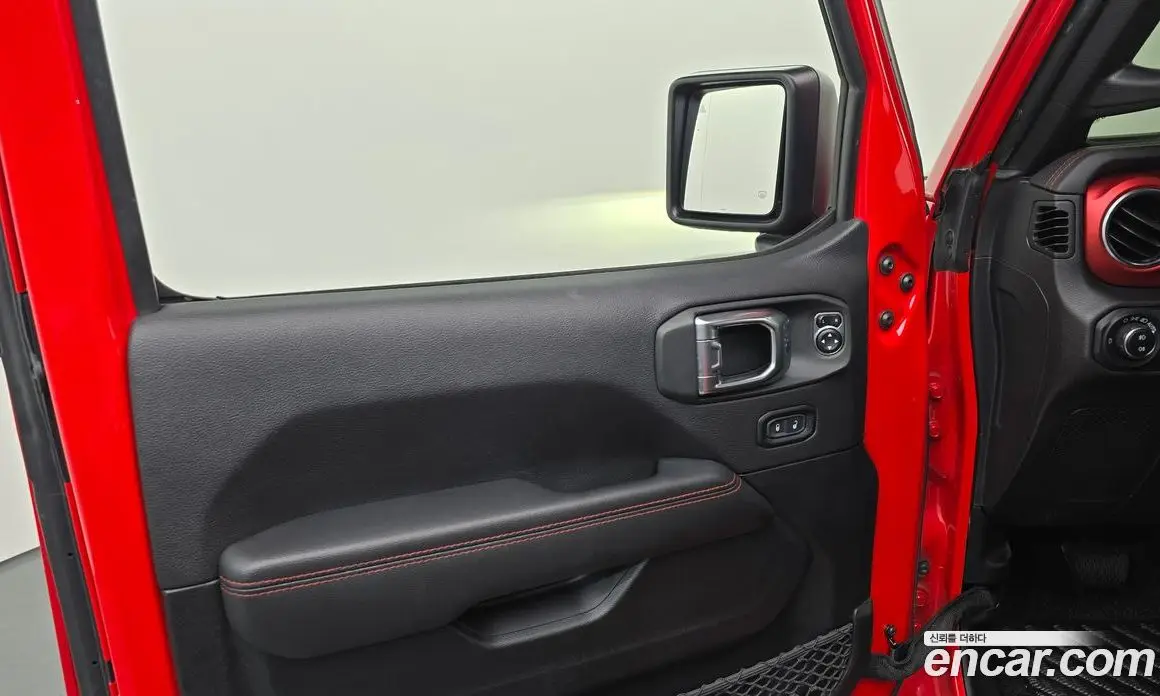 Jeep Wrangler 2021 2.0 автомат (гидро), фото 14 Jeep Wrangler 2021 2.0 автомат (гидро), фото 14