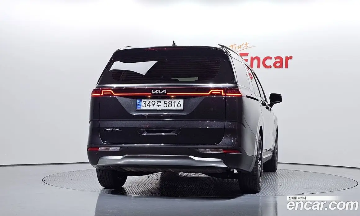 Kia Carnival 2023 2.2 автомат (гидро), фото 4