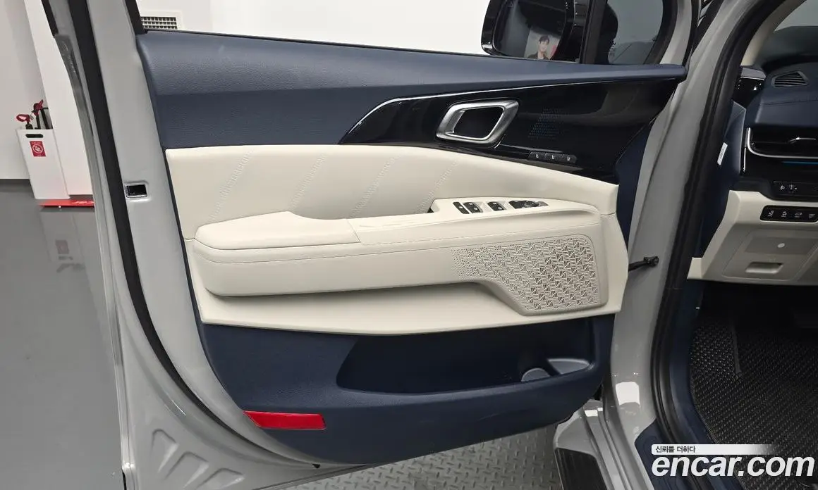 Kia Carnival 2025 1.6 автомат (гидро), фото 13