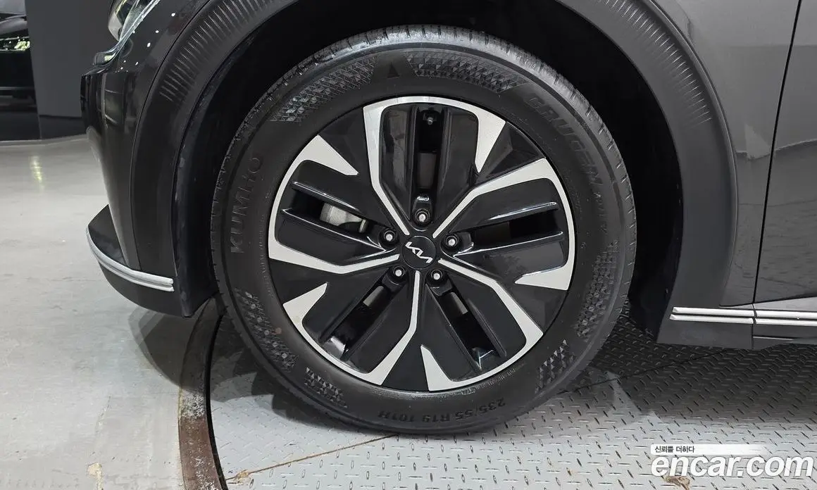 Kia EV6 2022 0.1 автомат (гидро), фото 5 Kia EV6 2022 0.1 автомат (гидро), фото 5