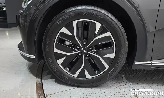 Kia EV6 2022 0.1 автомат (гидро), миниатюра 5 Kia EV6 2022 0.1 автомат (гидро), миниатюра 5