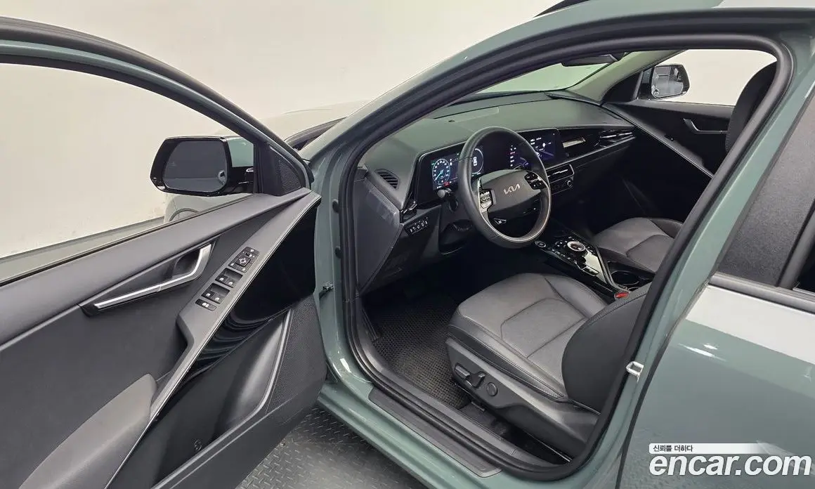 Kia Niro 2025 1.6 автомат (гидро), фото 17 Kia Niro 2025 1.6 автомат (гидро), фото 17