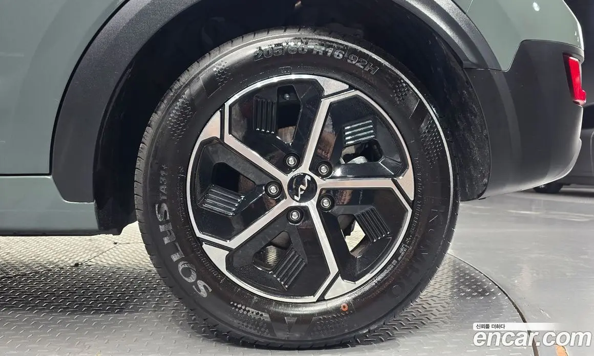 Kia Niro 2025 1.6 автомат (гидро), фото 7 Kia Niro 2025 1.6 автомат (гидро), фото 7