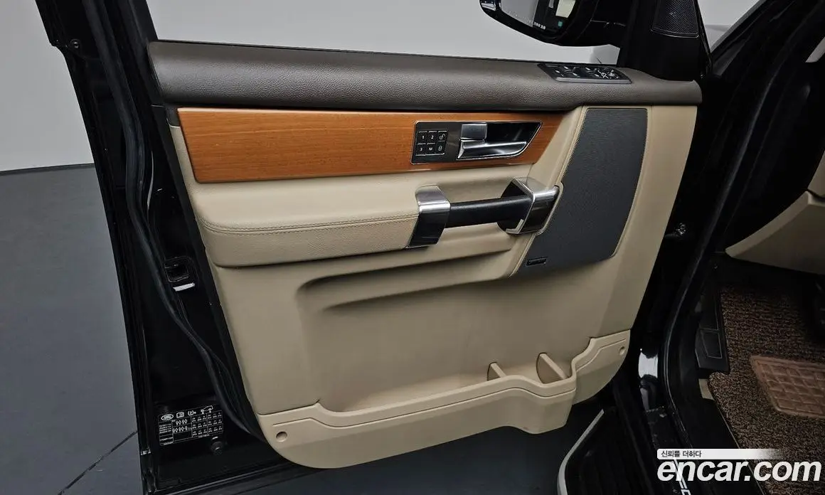 Land Rover Discovery 2015 3.0 автомат (гидро), фото 13 Land Rover Discovery 2015 3.0 автомат (гидро), фото 13