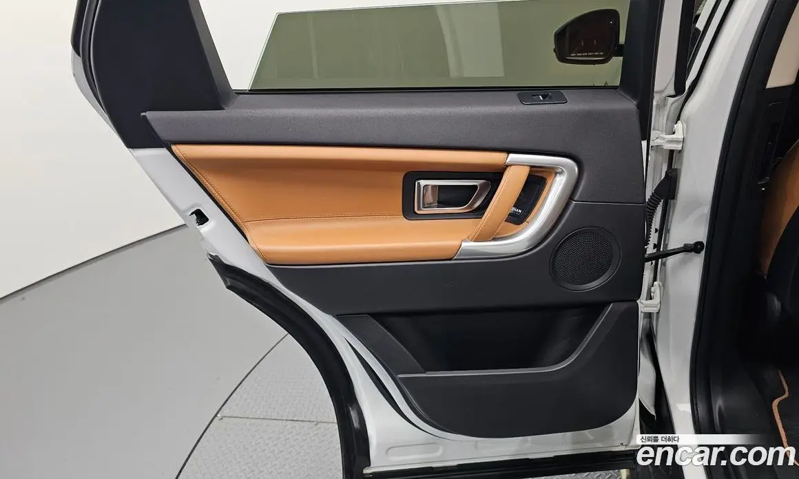 Land Rover Discovery Sport 2018 2.0 автомат (гидро), фото 15