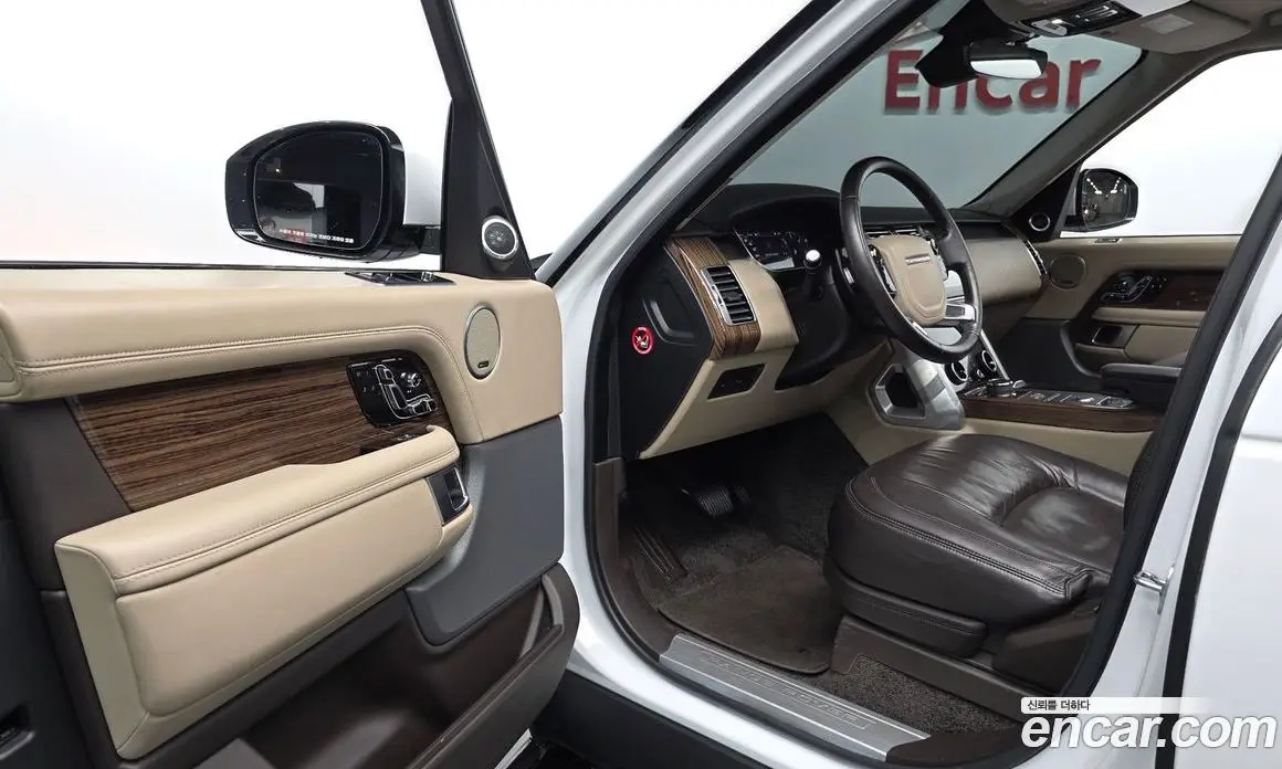Land Rover Range Rover 2018 4.4 автомат (гидро), фото 13