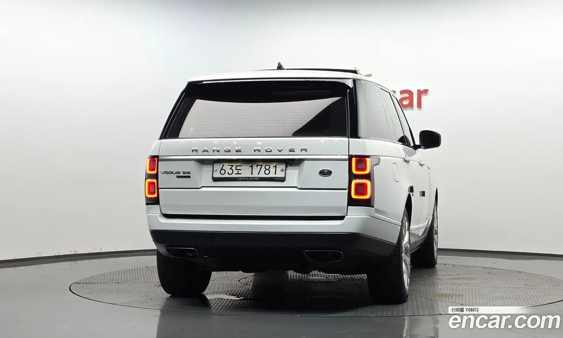 Land Rover Range Rover 2018 4.4 автомат (гидро), фото 4