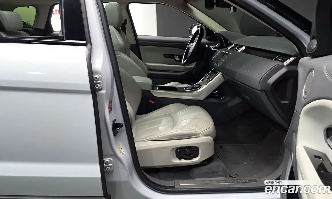 Land Rover Range Rover Evoque 2015 2.0 автомат (гидро), фото 13 Land Rover Range Rover Evoque 2015 2.0 автомат (гидро), фото 13