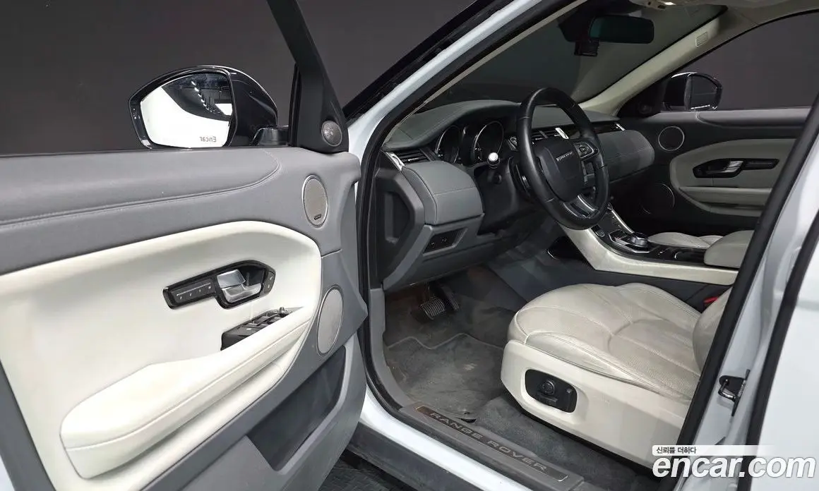 Land Rover Range Rover Evoque 2015 2.0 автомат (гидро), фото 17 Land Rover Range Rover Evoque 2015 2.0 автомат (гидро), фото 17