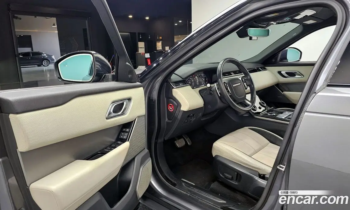 Land Rover Range Rover Velar 2017 3.0 автомат (гидро), фото 13 Land Rover Range Rover Velar 2017 3.0 автомат (гидро), фото 13