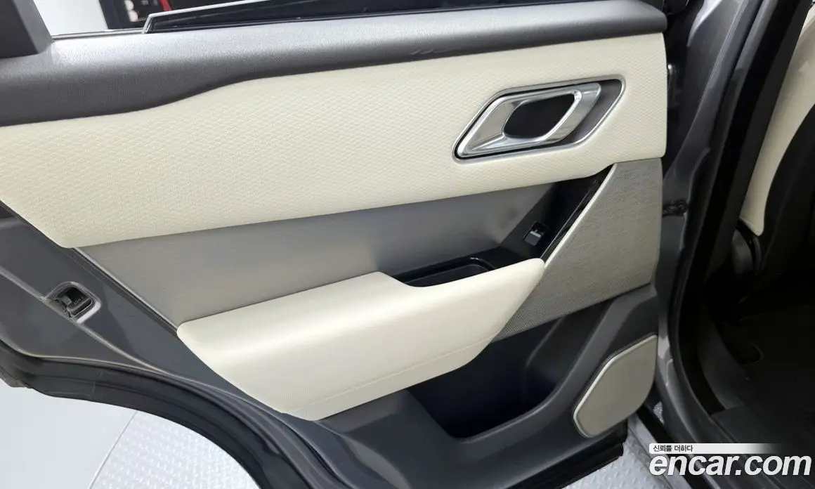 Land Rover Range Rover Velar 2017 3.0 автомат (гидро), фото 15 Land Rover Range Rover Velar 2017 3.0 автомат (гидро), фото 15