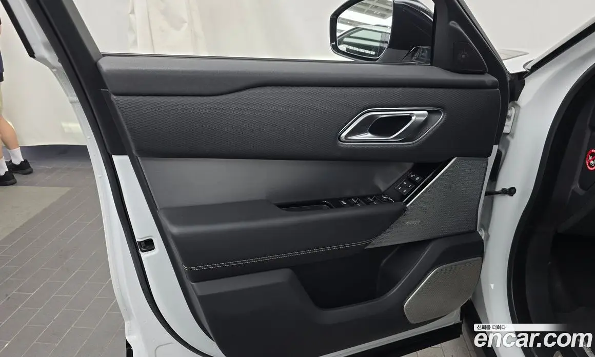 Land Rover Range Rover Velar 2017 3.0 автомат (гидро), фото 14