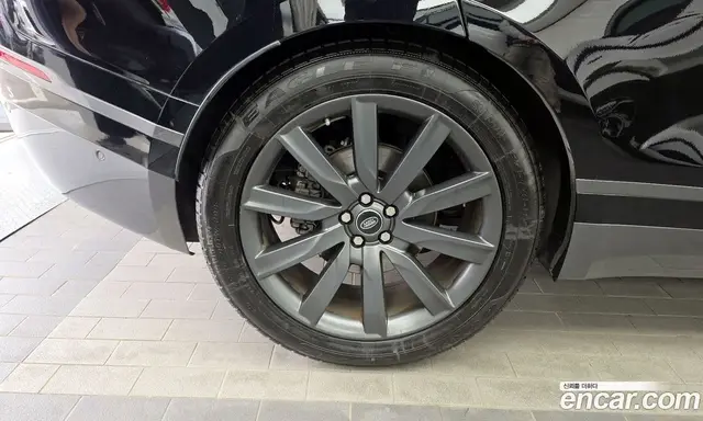 Land Rover Range Rover Velar 2018 3.0 автомат (гидро), миниатюра 5 Land Rover Range Rover Velar 2018 3.0 автомат (гидро), миниатюра 5