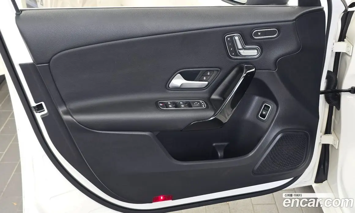 Mercedes-Benz A-Class 2020 2.0 автомат (гидро), фото 14 Mercedes-Benz A-Class 2020 2.0 автомат (гидро), фото 14