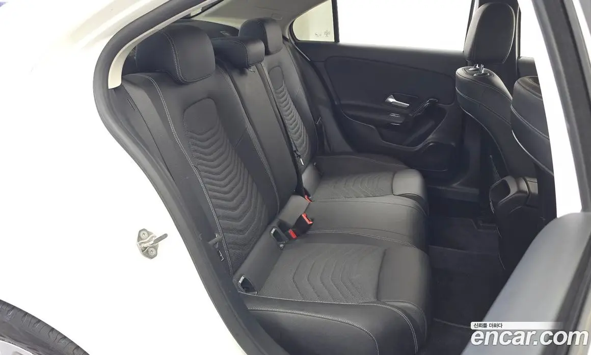 Mercedes-Benz A-Class 2020 2.0 автомат (гидро), фото 18 Mercedes-Benz A-Class 2020 2.0 автомат (гидро), фото 18