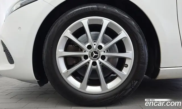 Mercedes-Benz A-Class 2020 2.0 автомат (гидро), миниатюра 5 Mercedes-Benz A-Class 2020 2.0 автомат (гидро), миниатюра 5