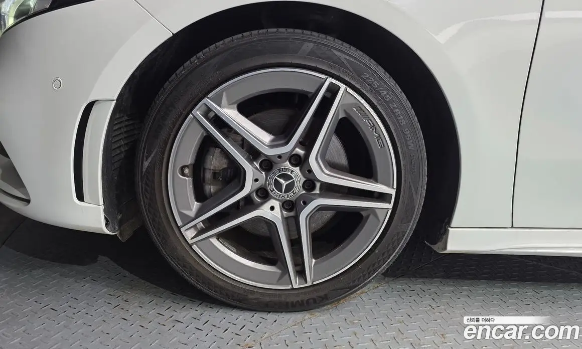 Mercedes-Benz A-Class 2021 2.0 автомат (гидро), фото 4 Mercedes-Benz A-Class 2021 2.0 автомат (гидро), фото 4