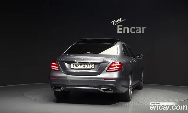 Mercedes-Benz E-Class 2019 2.0 автомат (гидро), миниатюра 4 Mercedes-Benz E-Class 2019 2.0 автомат (гидро), миниатюра 4