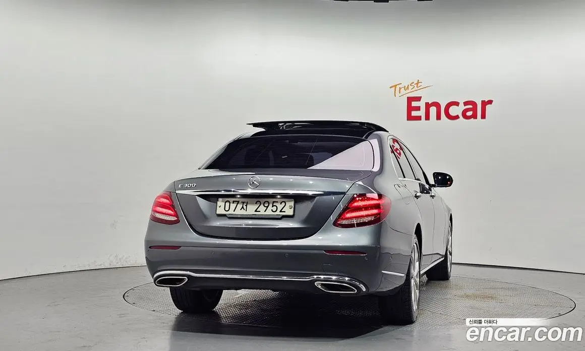 Mercedes-Benz E-Class 2019 2.0 автомат (гидро), фото 4