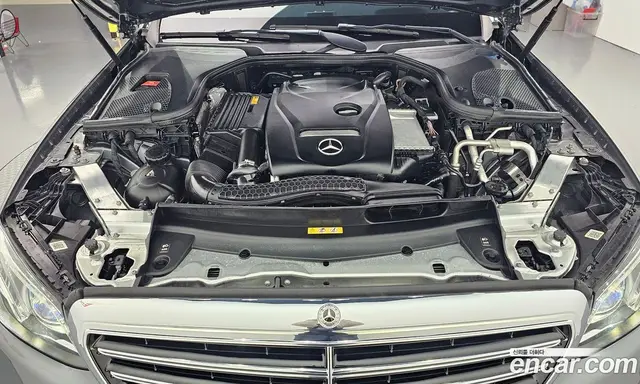 Mercedes-Benz E-Class 2019 2.0 автомат (гидро), миниатюра 6