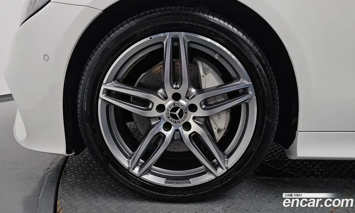 Mercedes-Benz E-Class 2019 1.9 автомат (гидро), фото 4 Mercedes-Benz E-Class 2019 1.9 автомат (гидро), фото 4