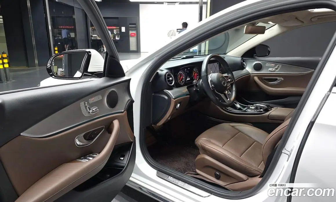 Mercedes-Benz E-Class 2019 2.0 автомат (гидро), фото 13 Mercedes-Benz E-Class 2019 2.0 автомат (гидро), фото 13