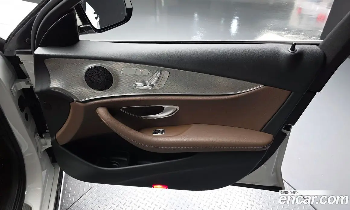 Mercedes-Benz E-Class 2019 2.0 автомат (гидро), фото 14 Mercedes-Benz E-Class 2019 2.0 автомат (гидро), фото 14
