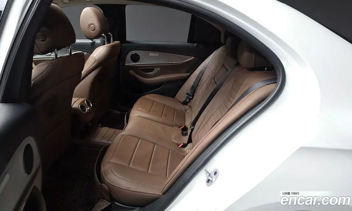 Mercedes-Benz E-Class 2019 2.0 автомат (гидро), фото 16 Mercedes-Benz E-Class 2019 2.0 автомат (гидро), фото 16