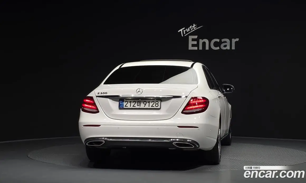 Mercedes-Benz E-Class 2019 2.0 автомат (гидро), фото 4 Mercedes-Benz E-Class 2019 2.0 автомат (гидро), фото 4