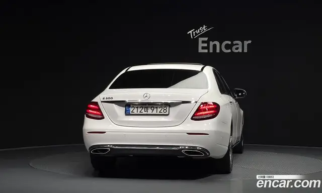 Mercedes-Benz E-Class 2019 2.0 автомат (гидро), миниатюра 4 Mercedes-Benz E-Class 2019 2.0 автомат (гидро), миниатюра 4
