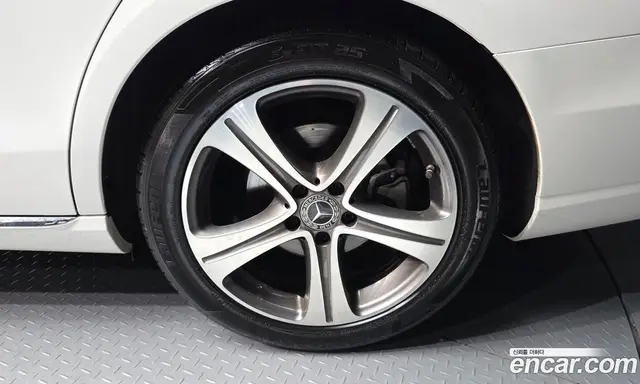 Mercedes-Benz E-Class 2019 2.0 автомат (гидро), миниатюра 5 Mercedes-Benz E-Class 2019 2.0 автомат (гидро), миниатюра 5