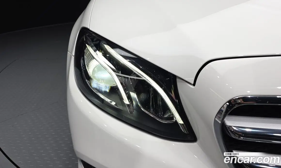 Mercedes-Benz E-Class 2019 2.0 автомат (гидро), фото 8 Mercedes-Benz E-Class 2019 2.0 автомат (гидро), фото 8