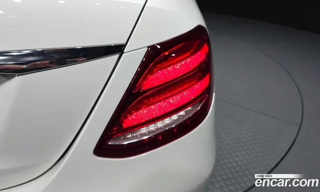 Mercedes-Benz E-Class 2019 2.0 автомат (гидро), миниатюра 9 Mercedes-Benz E-Class 2019 2.0 автомат (гидро), миниатюра 9