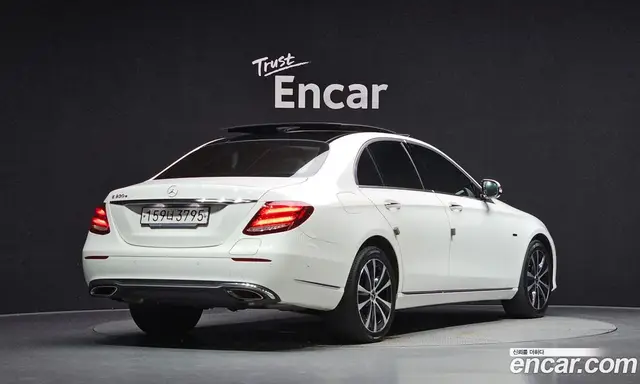 Mercedes-Benz E-Class 2019 2.0 автомат (гидро), миниатюра 2 Mercedes-Benz E-Class 2019 2.0 автомат (гидро), миниатюра 2