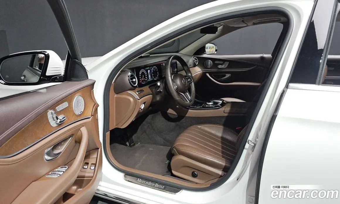 Mercedes-Benz E-Class 2019 2.0 автомат (гидро), фото 13 Mercedes-Benz E-Class 2019 2.0 автомат (гидро), фото 13