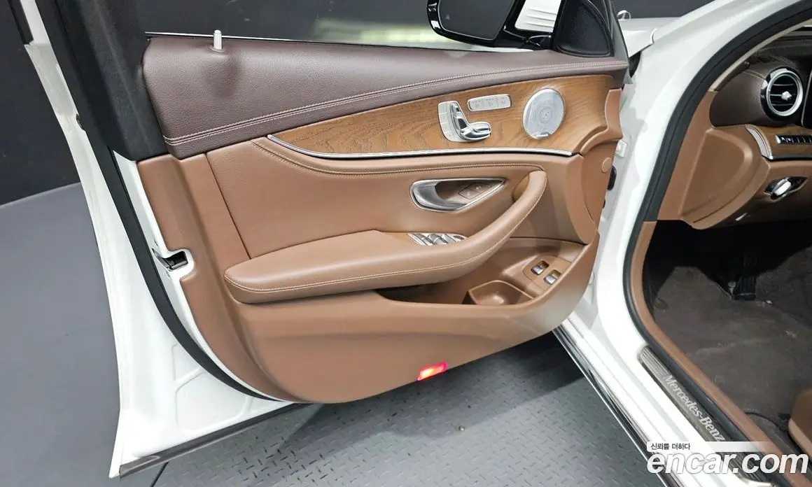 Mercedes-Benz E-Class 2019 2.0 автомат (гидро), фото 14 Mercedes-Benz E-Class 2019 2.0 автомат (гидро), фото 14
