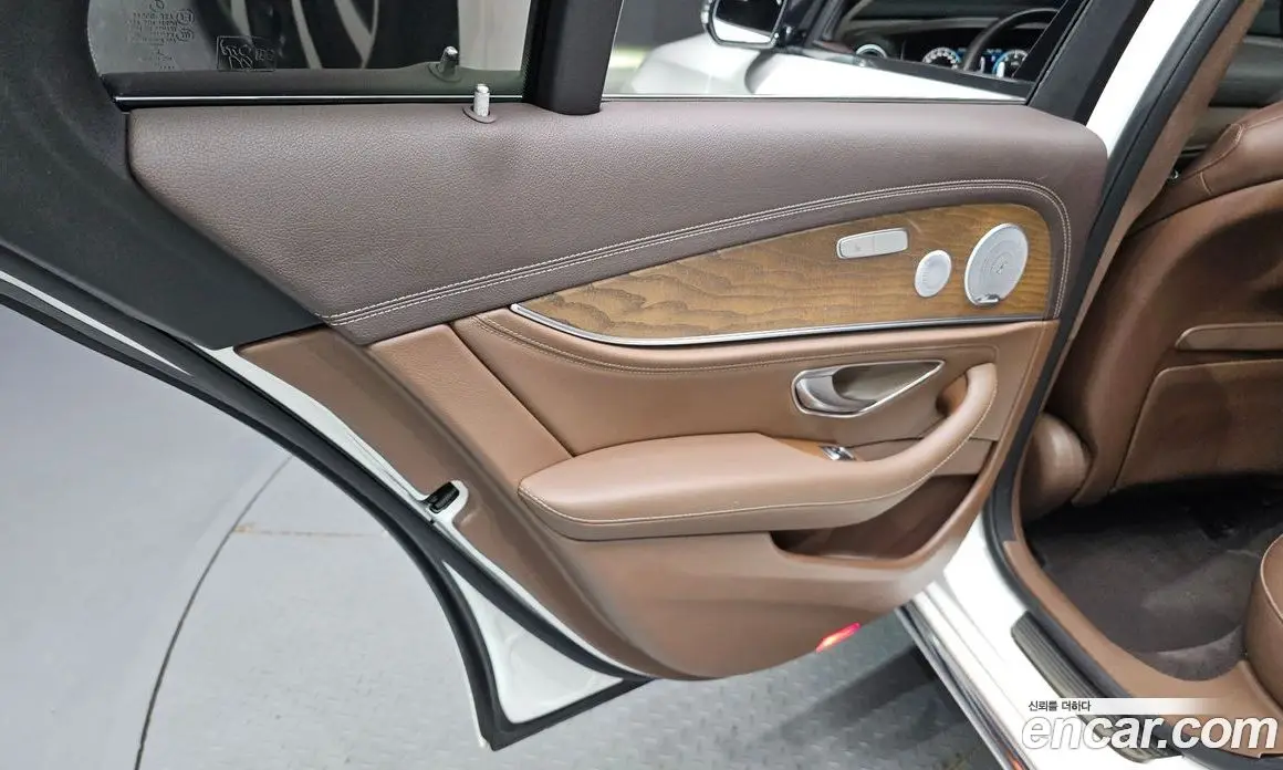 Mercedes-Benz E-Class 2019 2.0 автомат (гидро), фото 15 Mercedes-Benz E-Class 2019 2.0 автомат (гидро), фото 15
