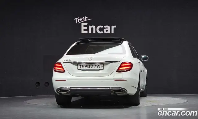 Mercedes-Benz E-Class 2019 2.0 автомат (гидро), миниатюра 4 Mercedes-Benz E-Class 2019 2.0 автомат (гидро), миниатюра 4
