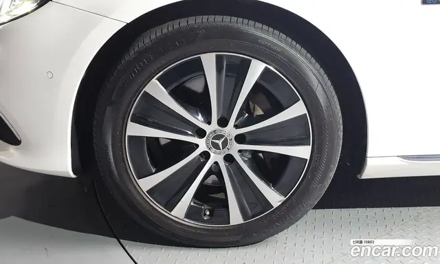 Mercedes-Benz E-Class 2019 2.0 автомат (гидро), миниатюра 5 Mercedes-Benz E-Class 2019 2.0 автомат (гидро), миниатюра 5