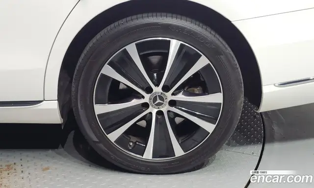 Mercedes-Benz E-Class 2019 2.0 автомат (гидро), миниатюра 7 Mercedes-Benz E-Class 2019 2.0 автомат (гидро), миниатюра 7