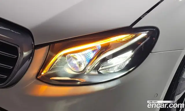 Mercedes-Benz E-Class 2019 2.0 автомат (гидро), миниатюра 8 Mercedes-Benz E-Class 2019 2.0 автомат (гидро), миниатюра 8